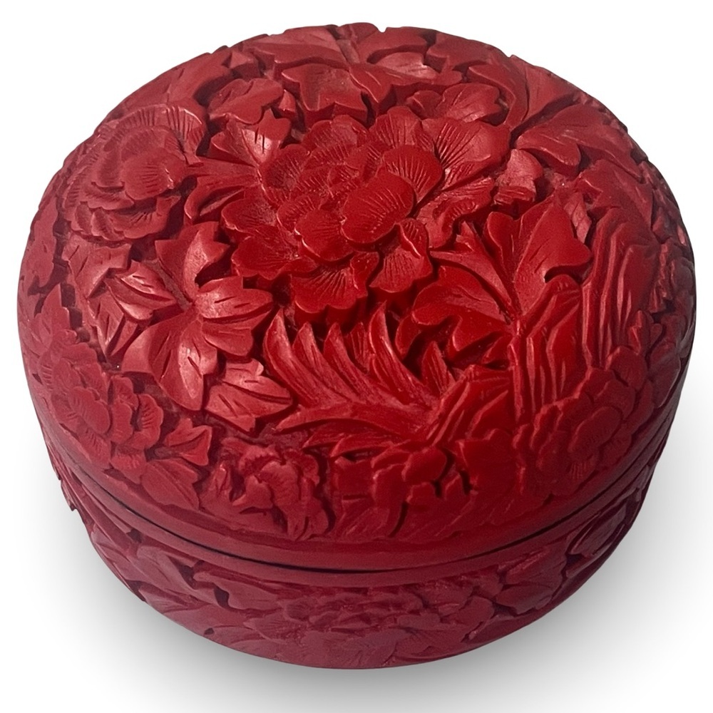 Vintage Chinese Carved Cinnabar Laquer Round Lidded Box